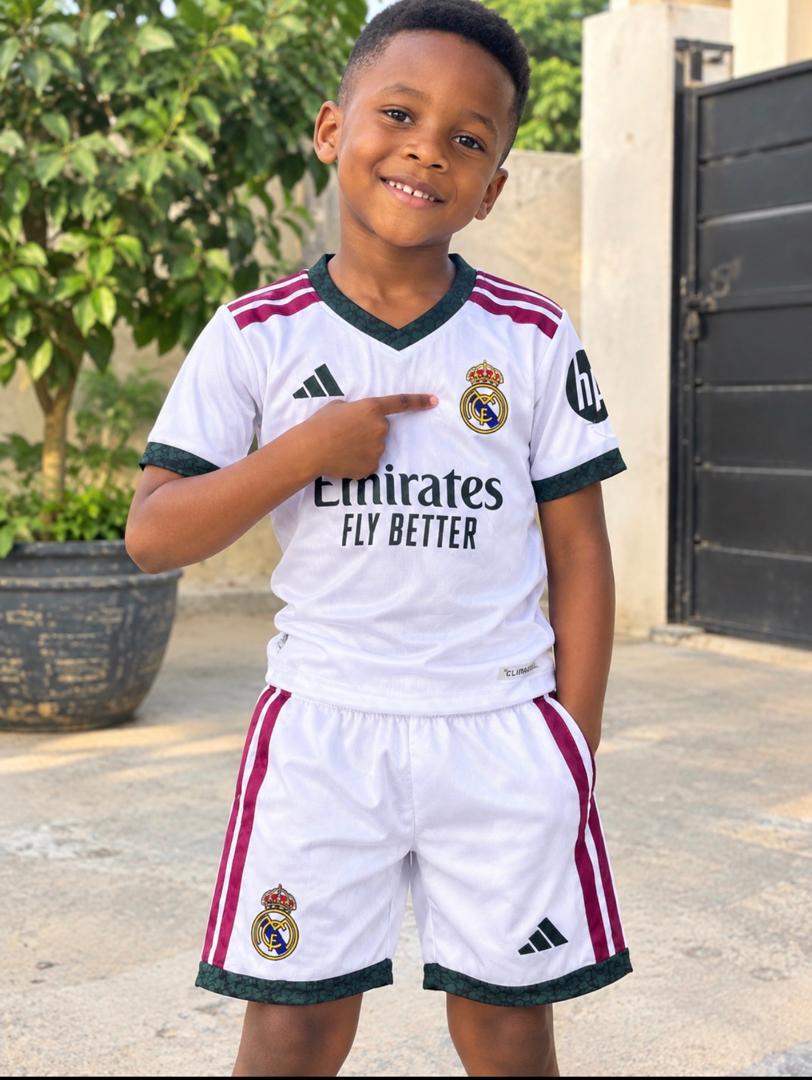 Ensemble Football Enfant Real Madrid – Maillot + Short