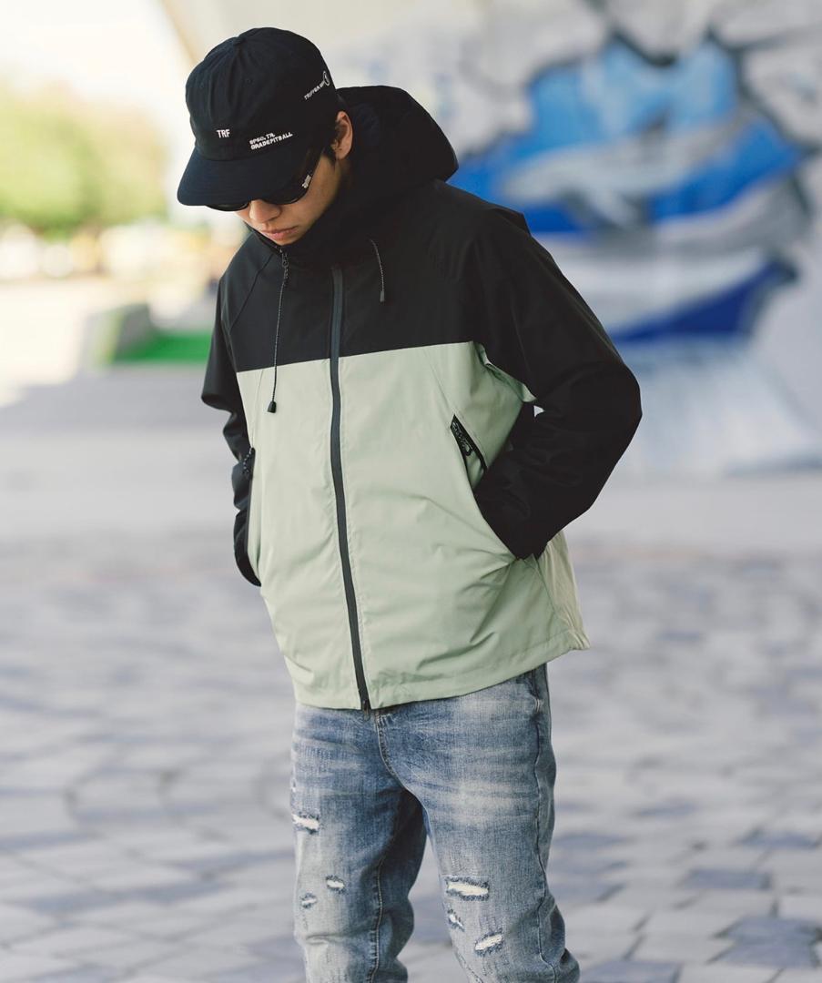Veste Sport Imperméable Homme à Capuche Noir/Vert