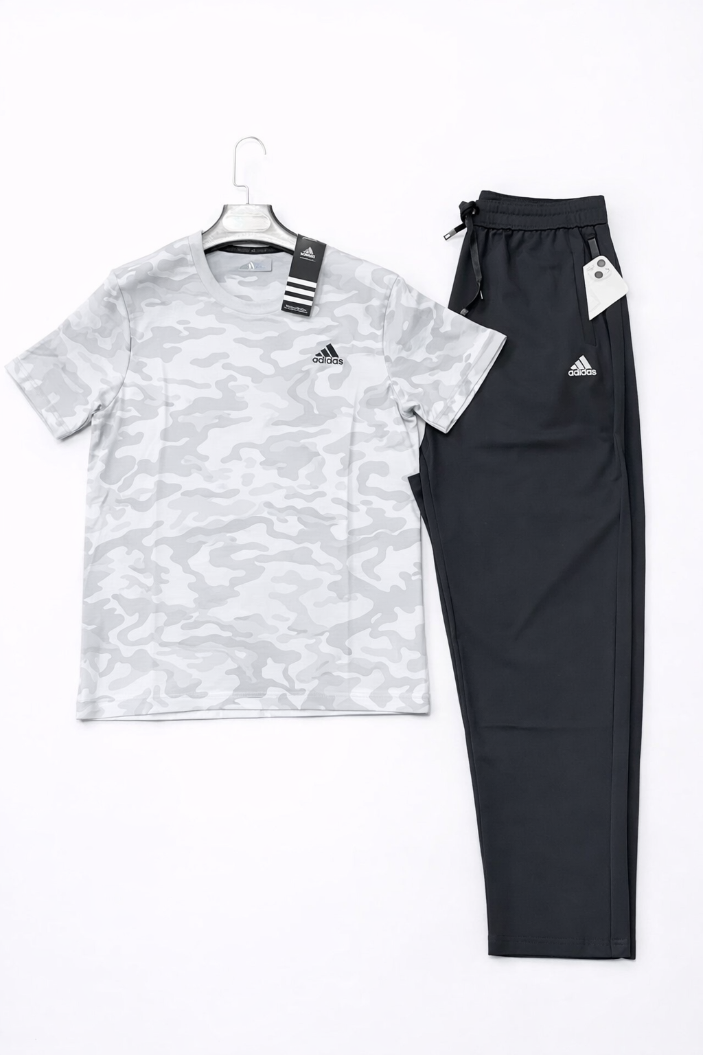 Ensemble Adidas sport homme gris camouflage – t-shirt + pantalon training