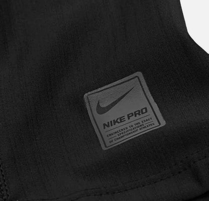 Cagoule Nike Pro Therma-FIT – Hood Football Unisexe Noir & Gris