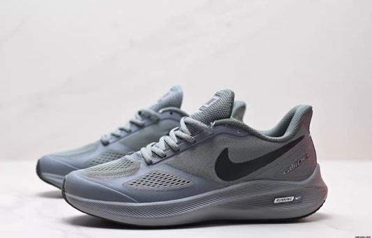 Nike Air Zoom Guide 10 Gris – Chaussures Running Homme Respirantes