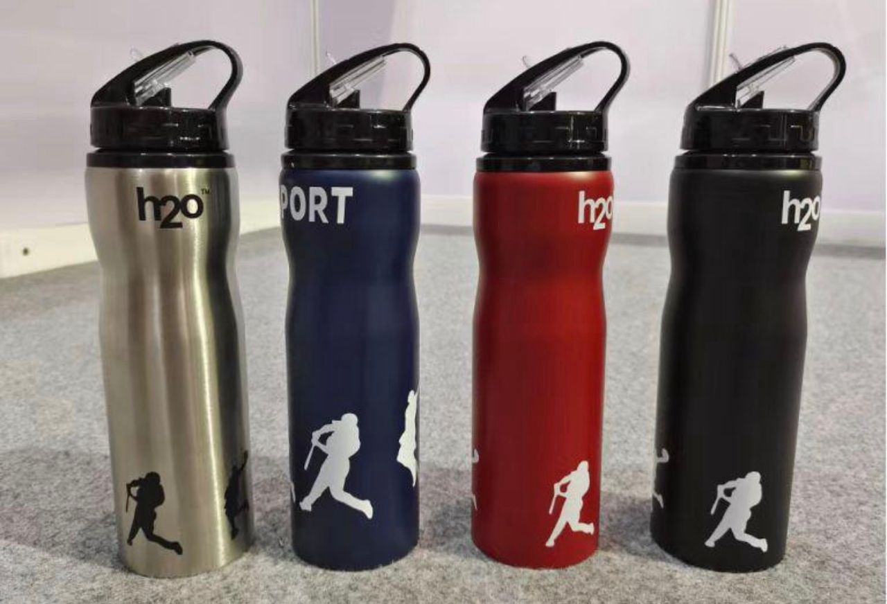 Gourde Sport Isotherme avec Paille et Poignée – Design Sportif