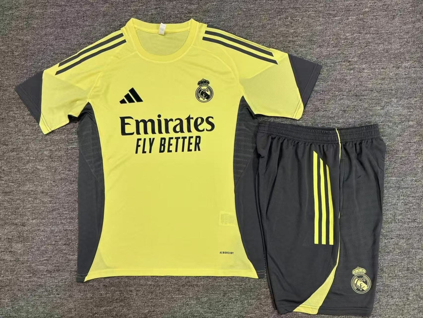 Pack Maillot + Short Real Madrid Extérieur Jaune 2025/2026 – Version Joueur ⚽🔥