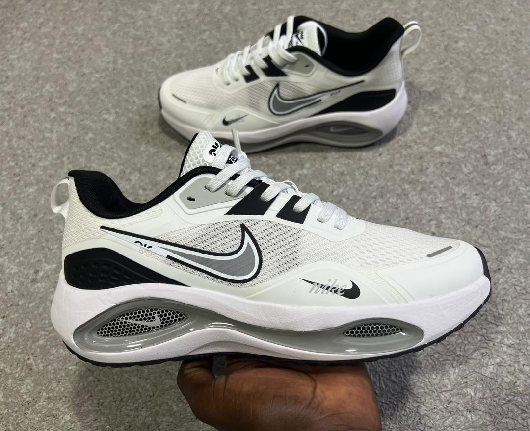 Nike Air Running Blanche & Noire – Basket Sport Confort Respirante Homme