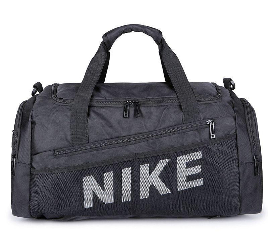 Sac de sport Nike noir - Grand format avec multiples compartiments